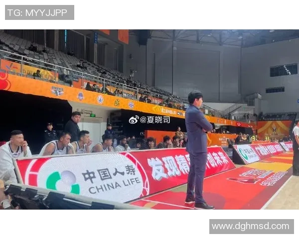 前cba三分王还有油！“猴哥”陈林坚5记三分得到19分，轻松打卡下班！