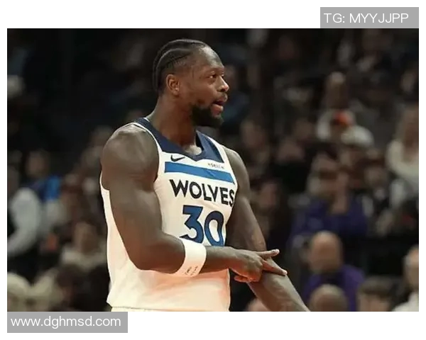 爱德华兹：对阵小米切尔我会早睡养足精神 因为他会全场紧逼我