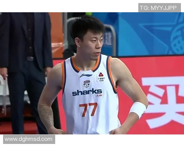 上海男篮30分大胜福建，“弗神”再临，弗格独砍36分